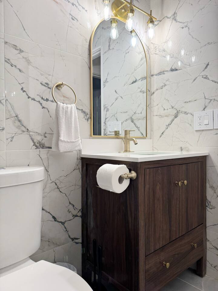 Cypress Suites 7A | KING 2BD/1BA Apt in Newburgh