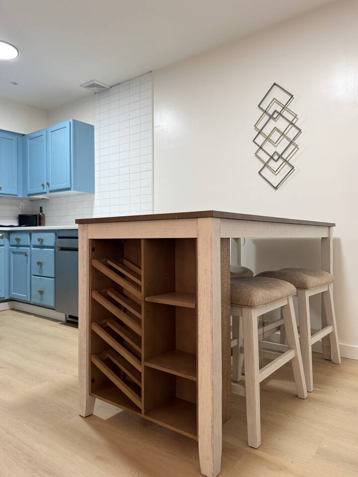 Cypress Suites 7A | KING 2BD/1BA Apt in Newburgh