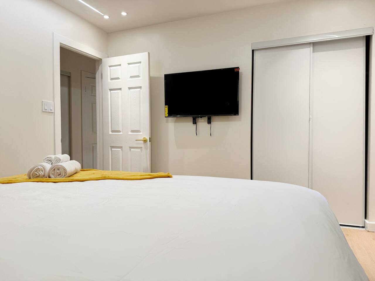 Cypress Suites 7A | KING 2BD/1BA Apt in Newburgh