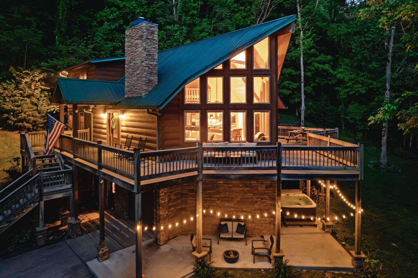 Center Hill Lake Cabin w/ Lake Access & Hot Tub