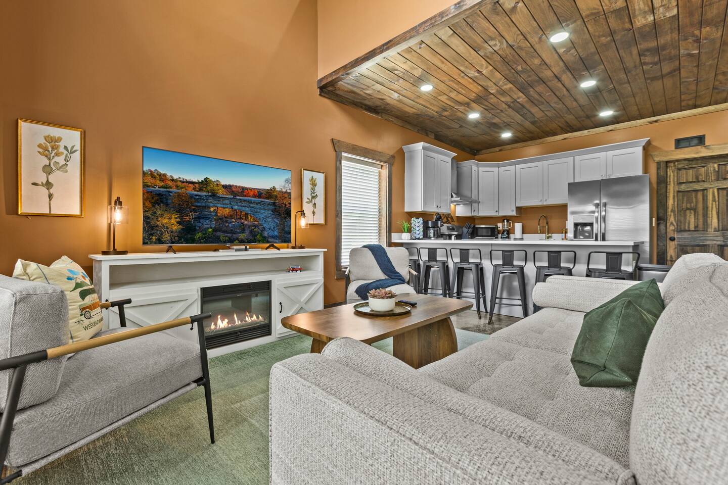 Modern Barndo • Ample Parking • Red River •Hot Tub