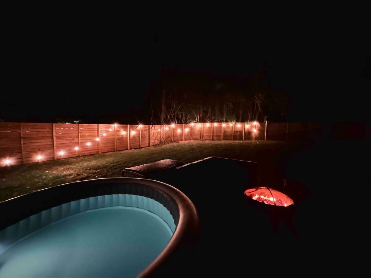 Secret Room I King Bed w/ Hot Tub & Fire Pit