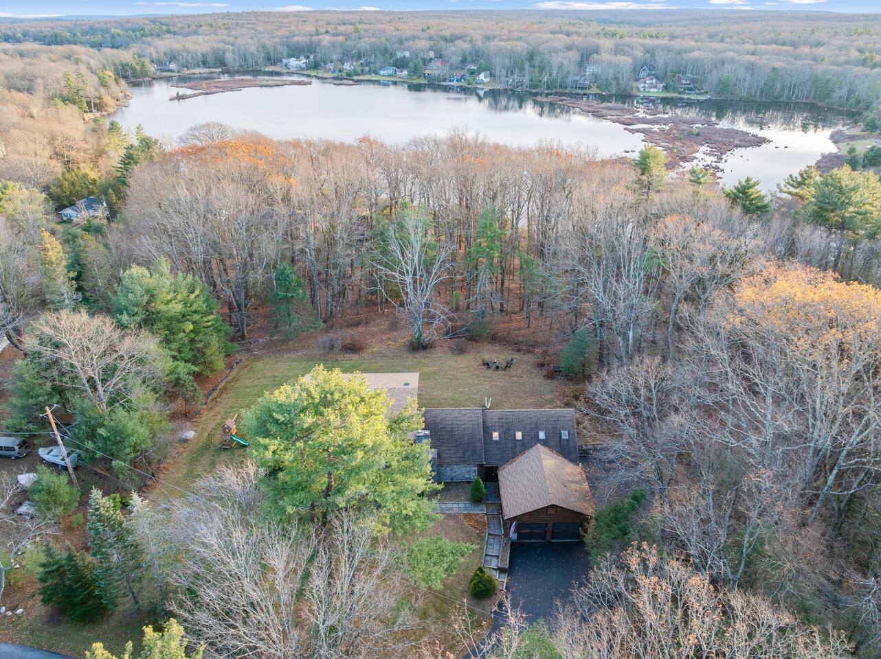Spacious 8BR Catskills Cabin w/ Game Room & Deck