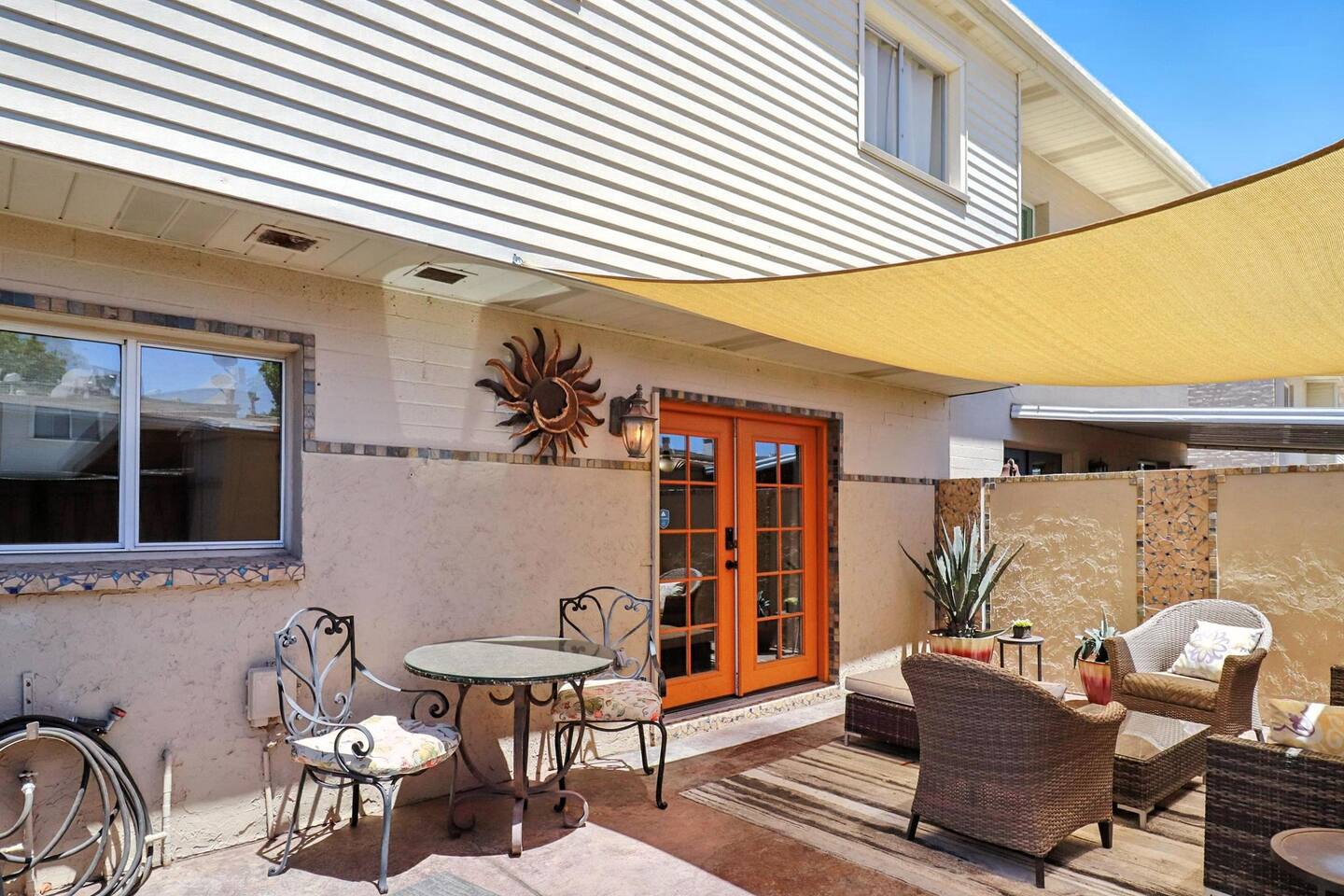 Mins to Old Town*Pool*Private Patio*Golf Trips