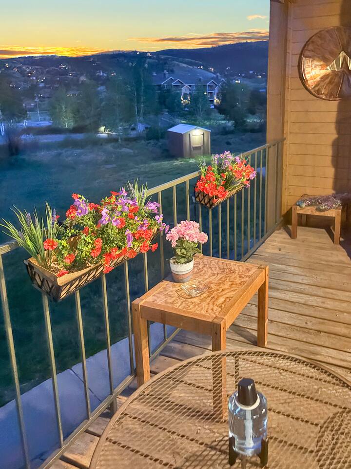 The Grand Duplex @ SilverCreek Inn