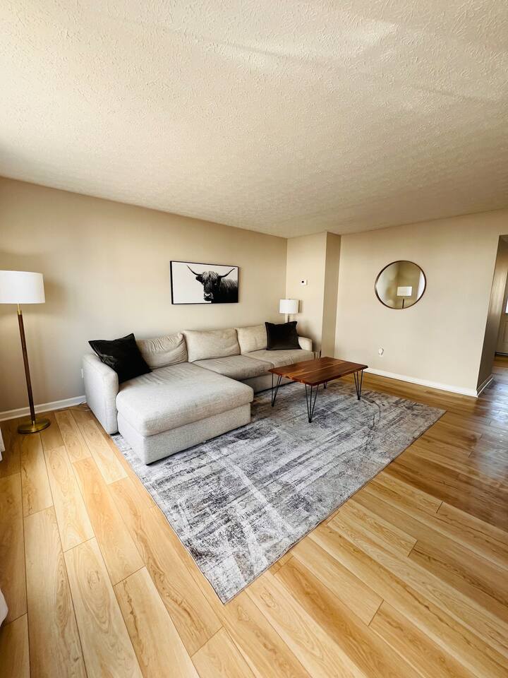 Lovely 2- Bedroom Condo located in the heart of BG