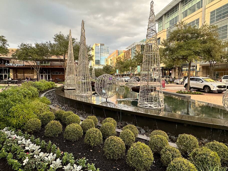 Trendy, upscale apartment!