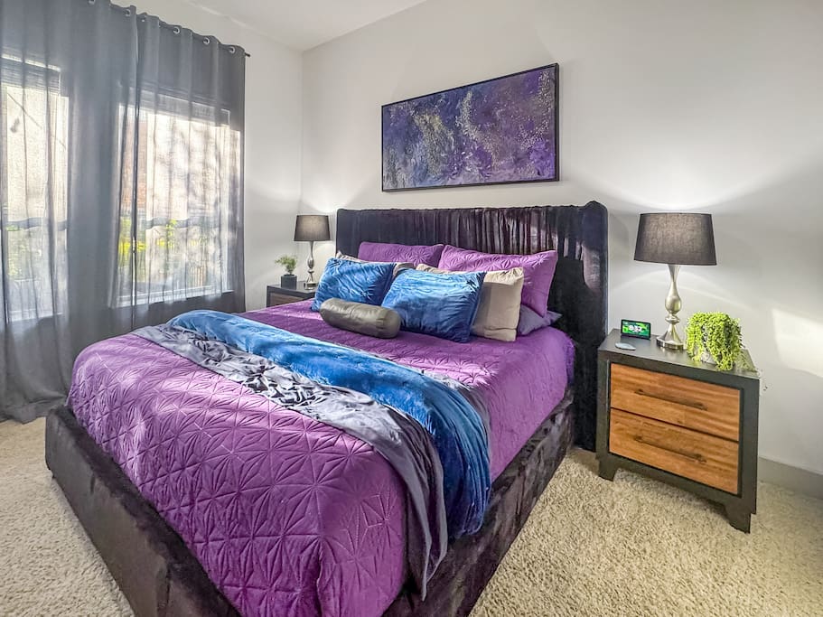 Stylish Hideaway Medical District | Market Center