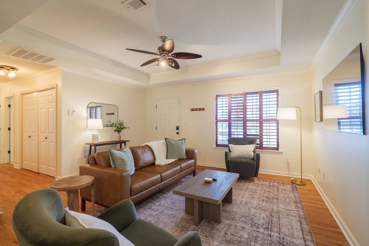 Cozy Getaway • 4 TVs • Pets Allowed • 1 Mile to 75