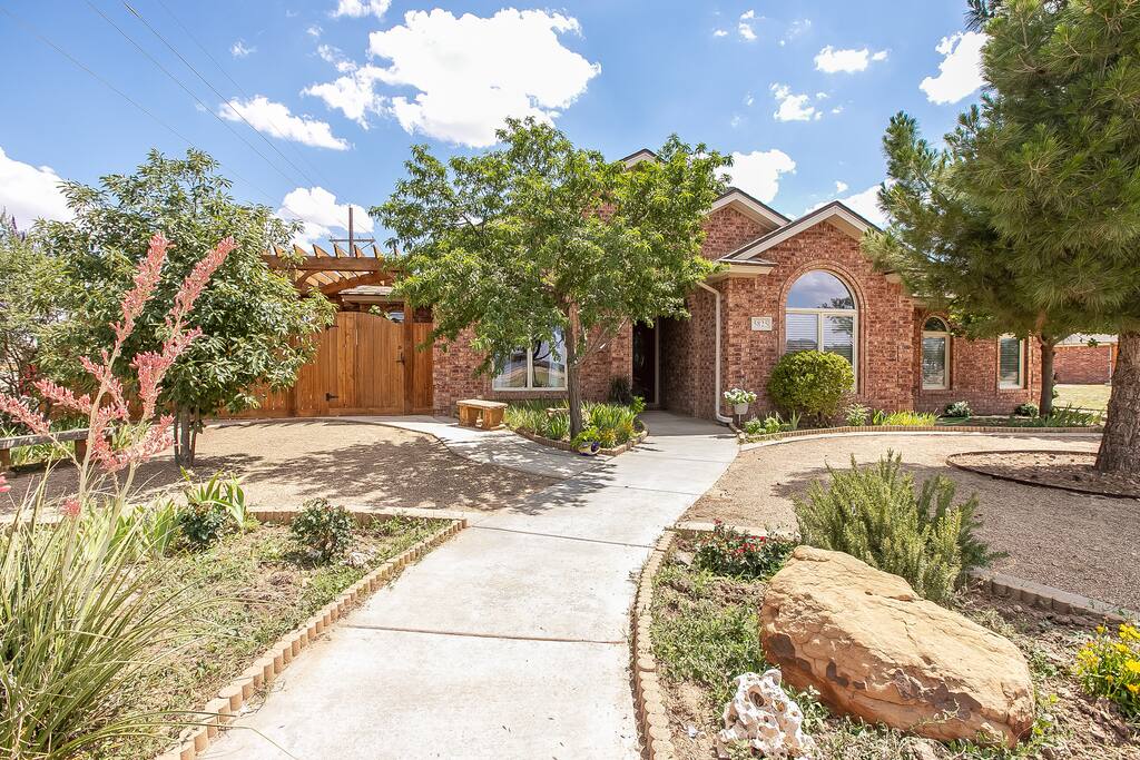 Southwest LBK SUZY MAE 3/2/2 + Pergola Patio