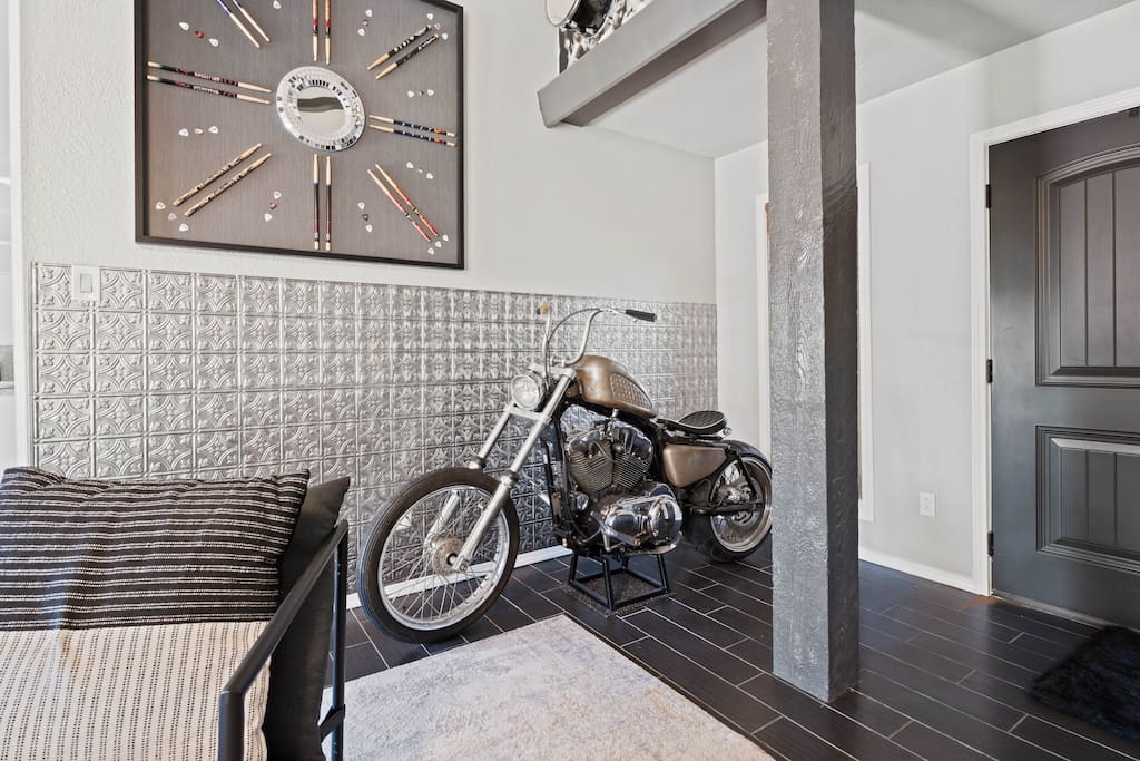 The Legends: Pool | Putting Green | Fire Pit