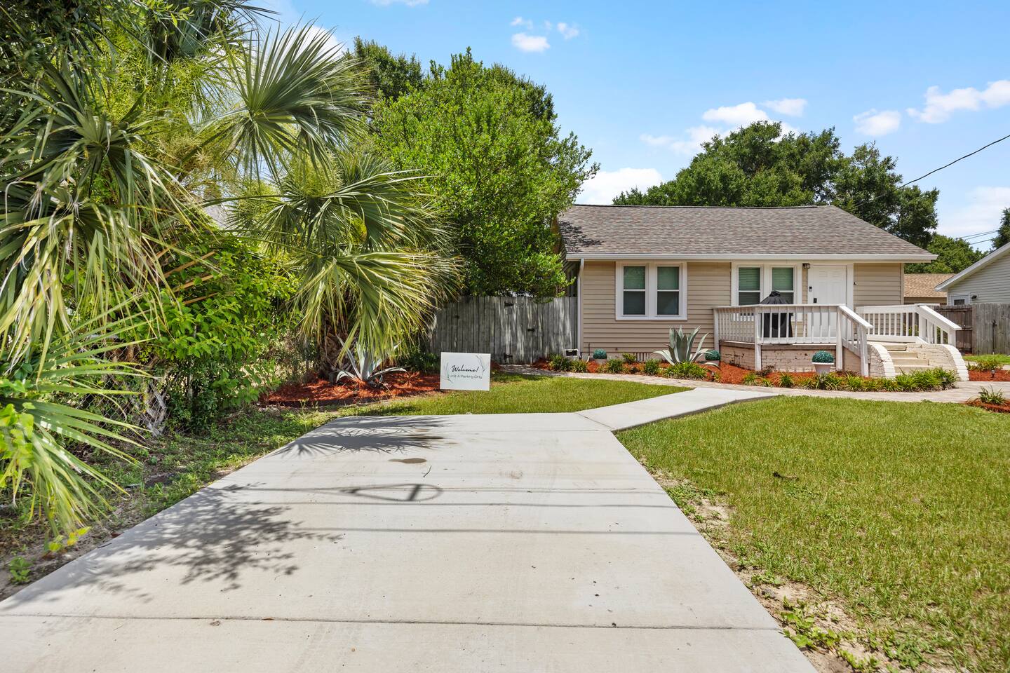 10 min to NAS Pensacola | Inn on Intendencia