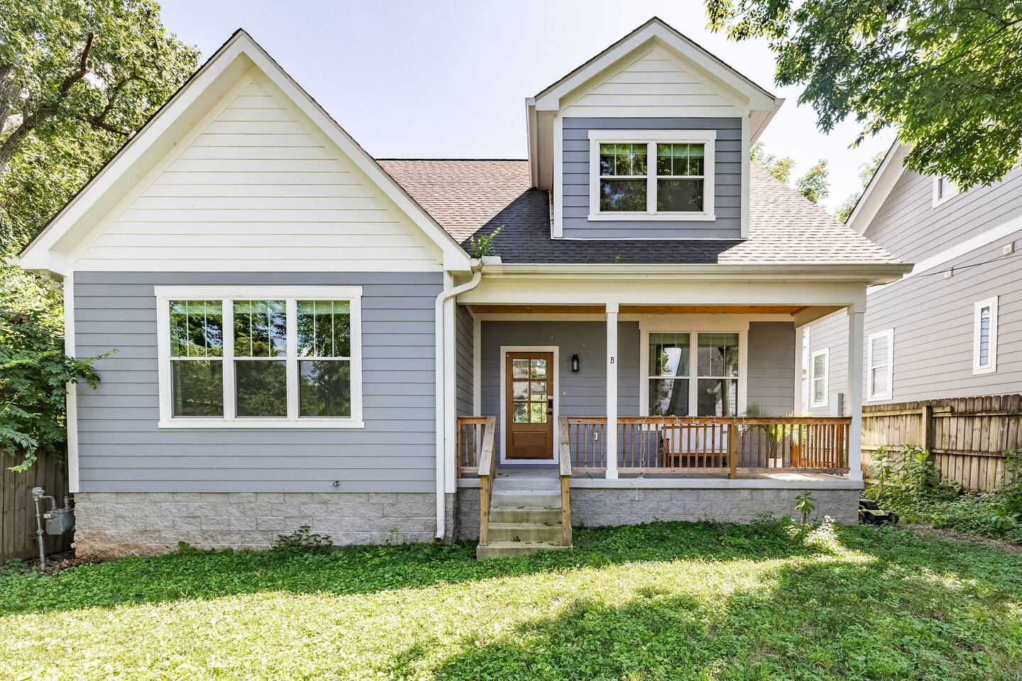 Private & Spacious Retreat East