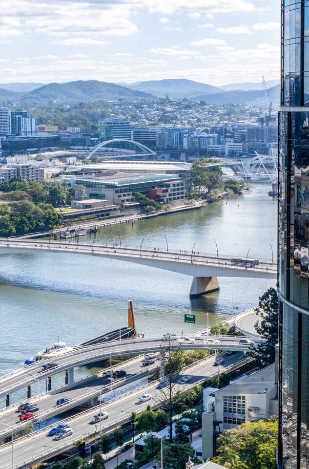 River Nights & City Lights - Luxe Stay + Carpark - Apartment