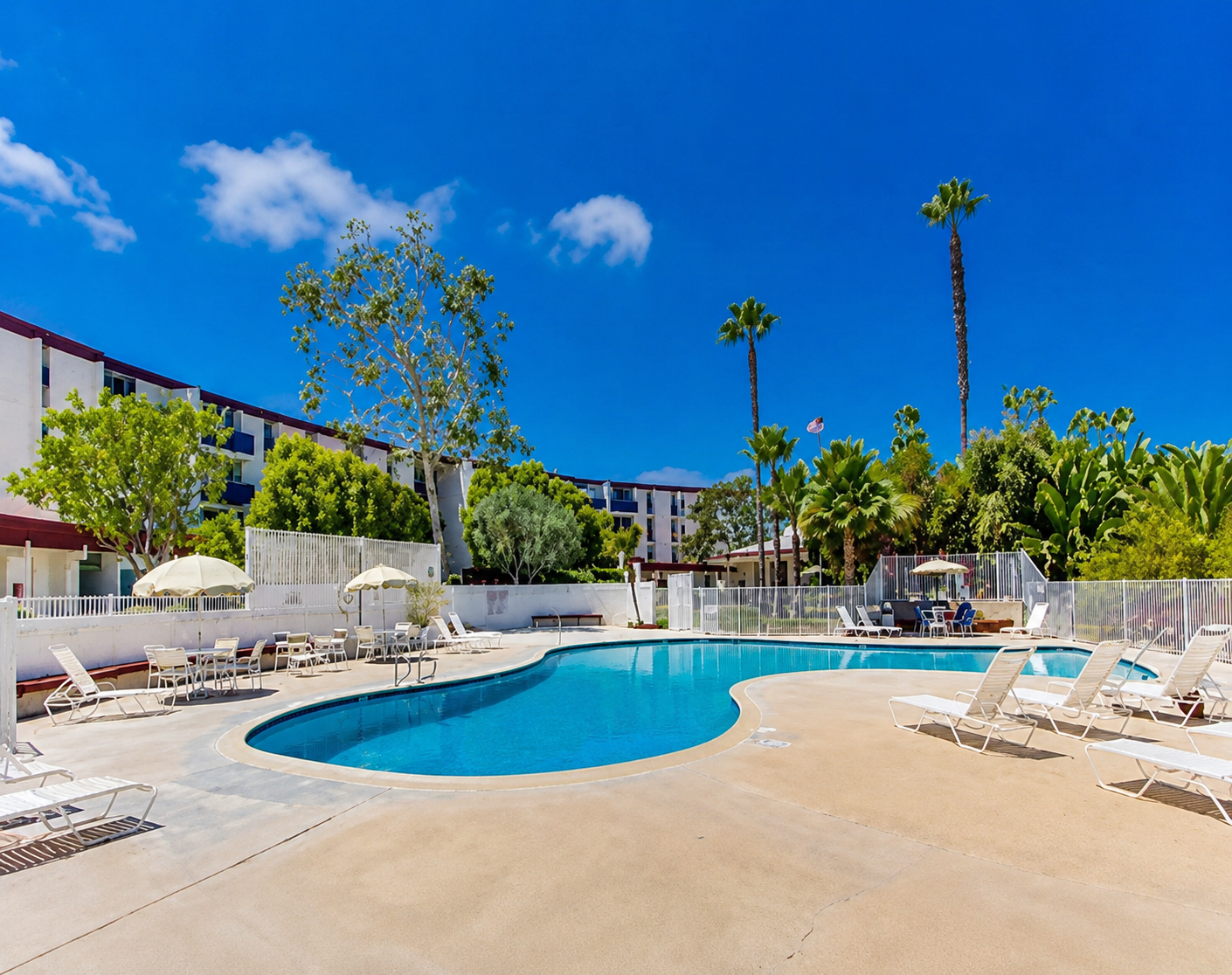🌴ResortSetting w/Pool close to beach/downtown 🌴