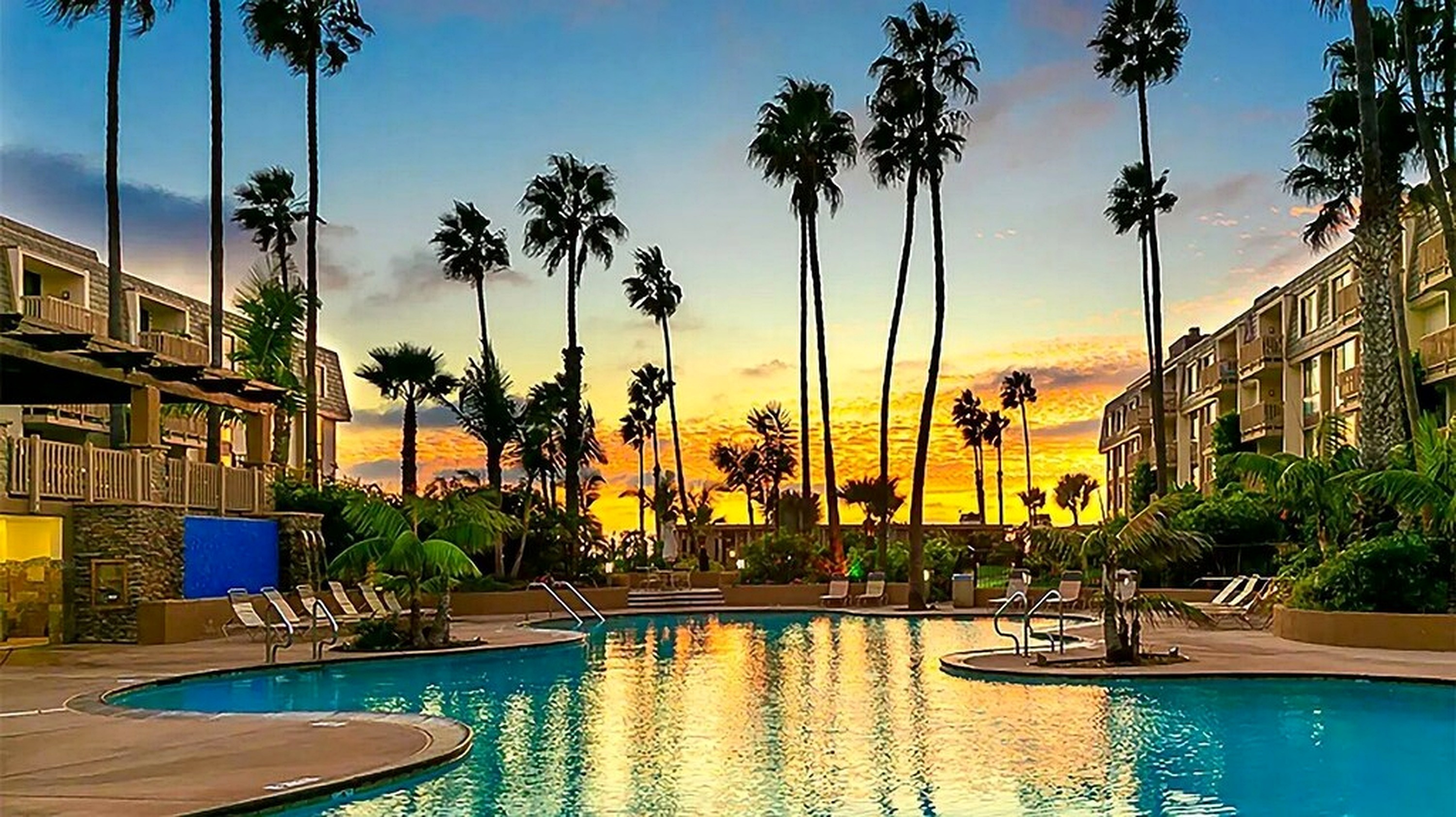 SolMar Breeze · Renovated 1BR Condo at North Coast Village — Heated Pools, Hot Tubs & Steps to Beach, Oceanside Harbor & Pier