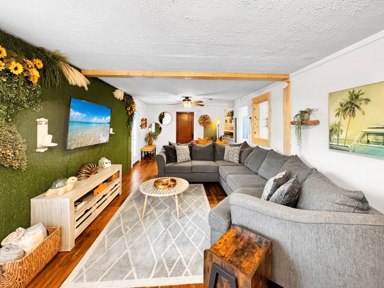 Walk to Shops and Dining | Duplex Inn