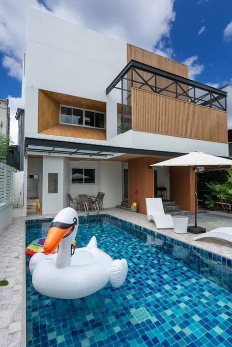 VivaDeva , Pool Villa In Nimman 4BR Near MAYA MALL