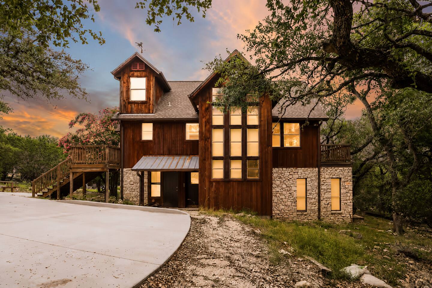 3BR Hill Country Cabin Near Canyon Lake