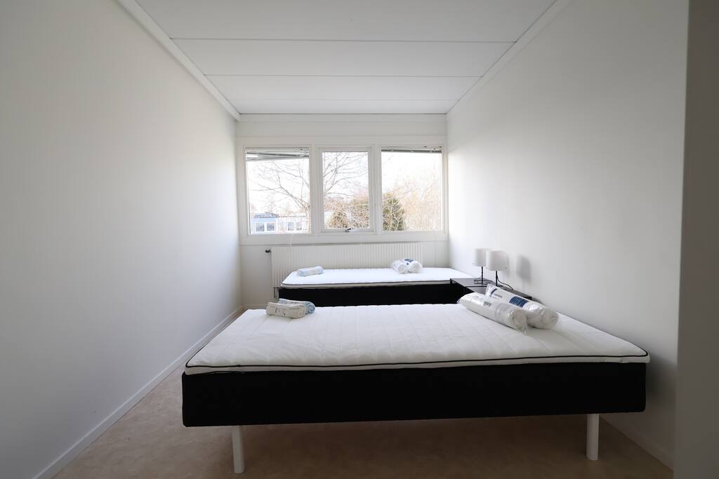 Workershome • 2Bath • 9 Beds • Parking  • All-inc