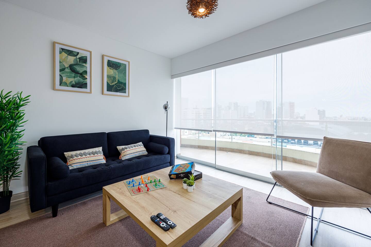 BSR Great Family Flat near Airport w/ Free Parking