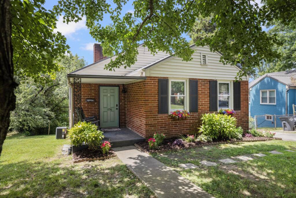 3BR Cottage Near Downtown Kingsport