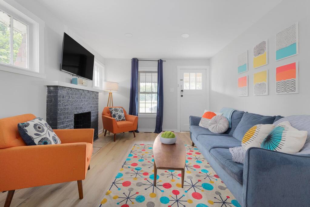 Retro Mid-Mod Gem in Bristol * Fully Renovated
