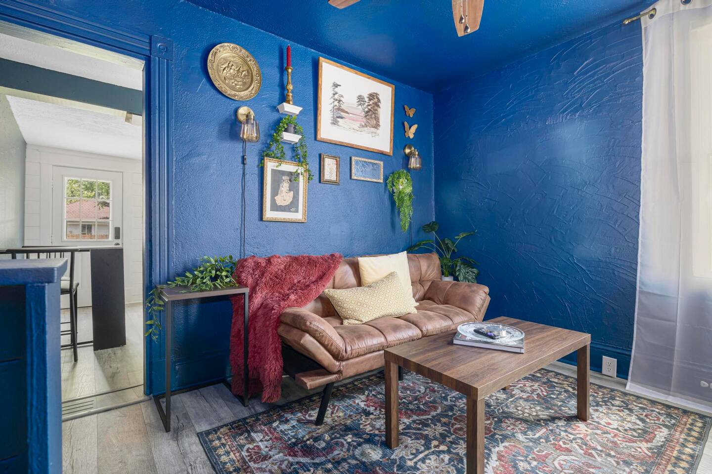 Remodeled Apartment Blocks from Downtown Bristol