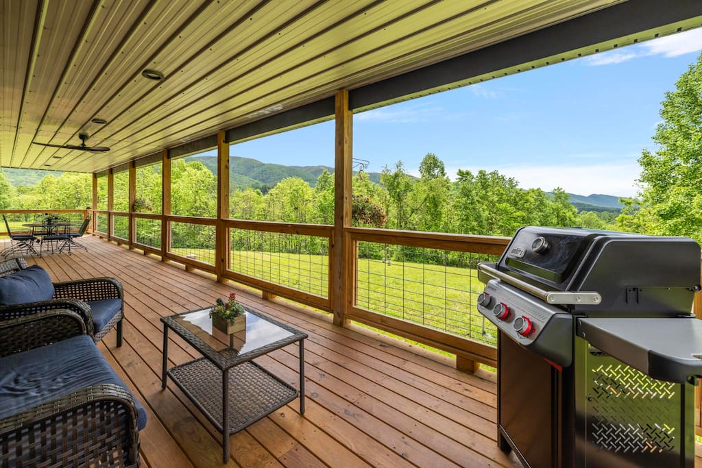 Stunning mtn views * Sleeps Four