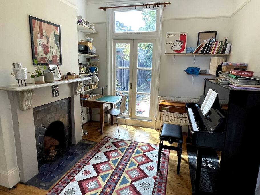 Family-Friendly 3BR House Near Transport & Shops