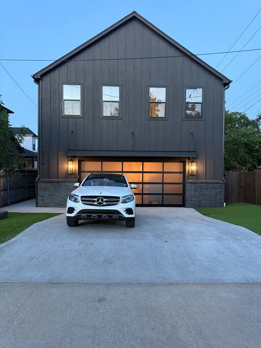 New Modern Artist’s Studio - 2 units in 1 listing!