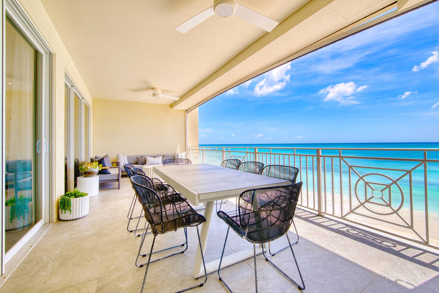 Laguna Del Mar | 3BR Beachfront with Sea Views