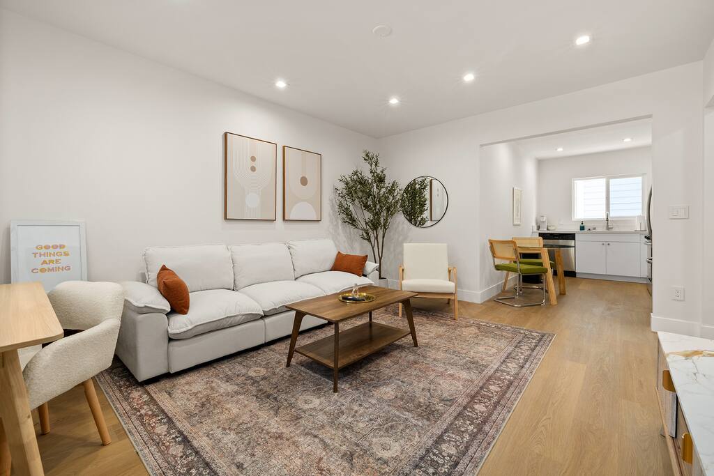 Elegant 1BR/1BA in Westwood | W/D in Bldg +Parking