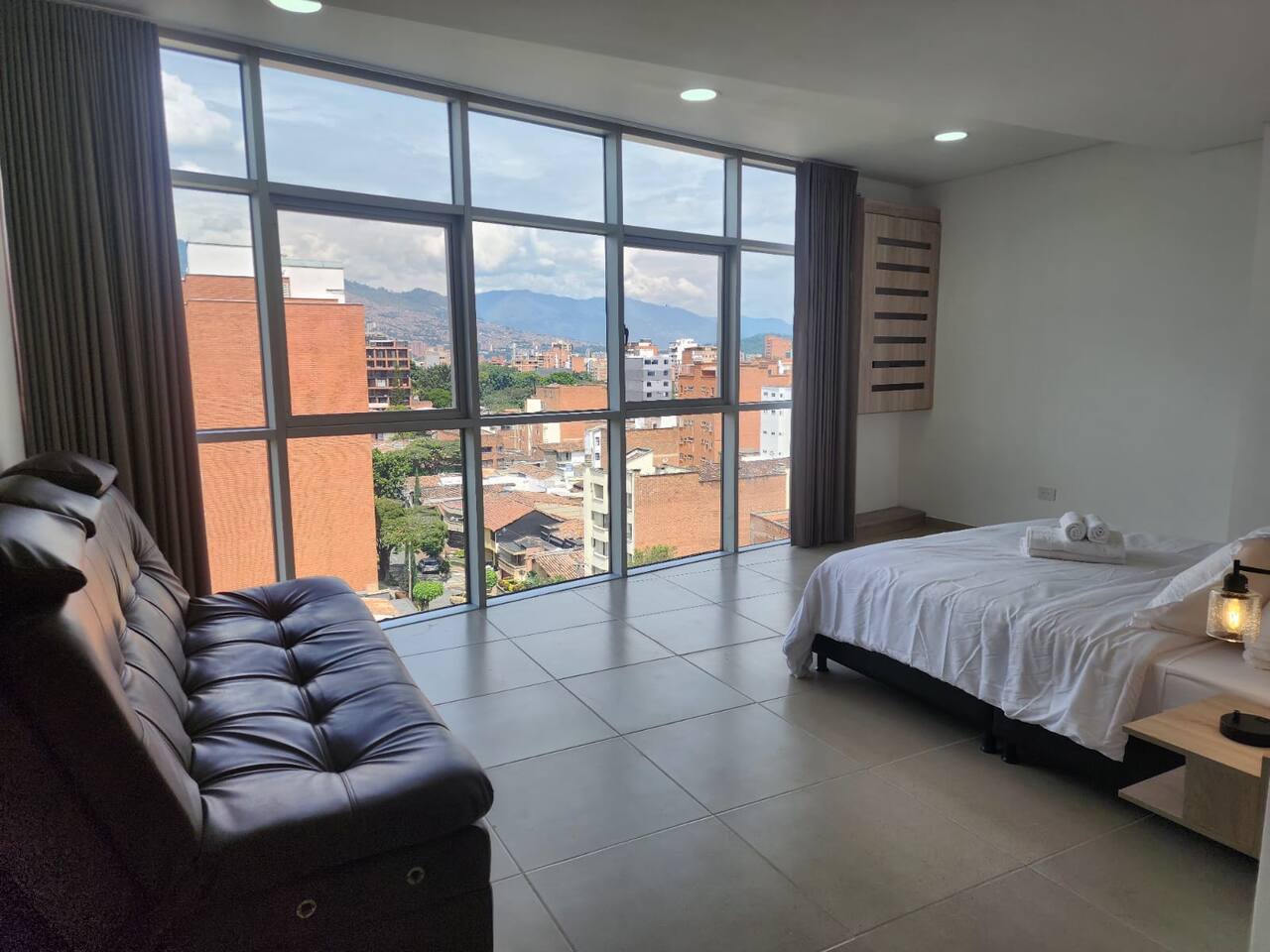 Modern Studio w/ FAST WIFI 500Mbps - Loft 33 804