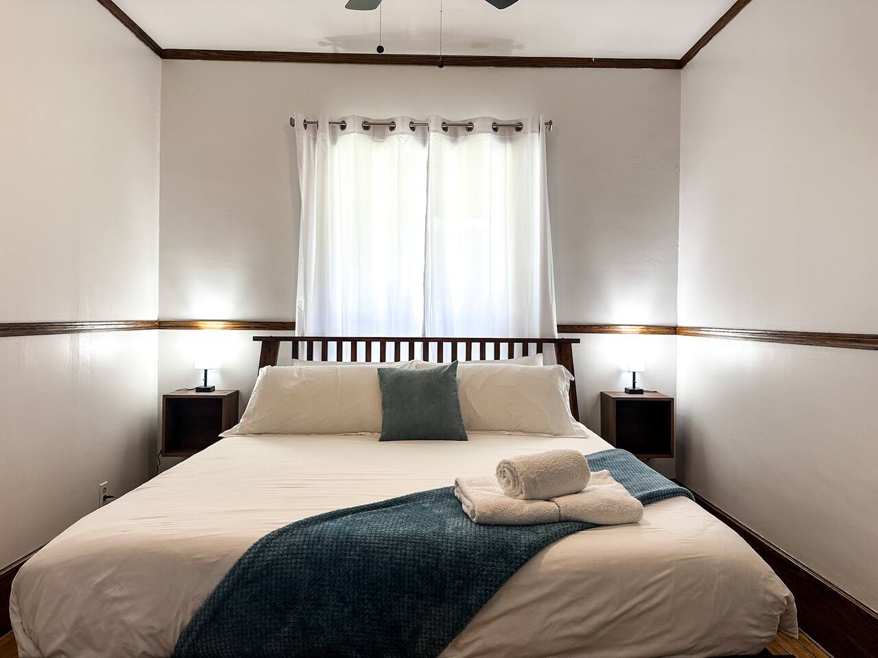 Charming Hyde Park Apartment