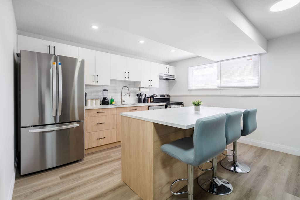 9MinVicHospital*3Beds*Private* FullKit*WorkStation