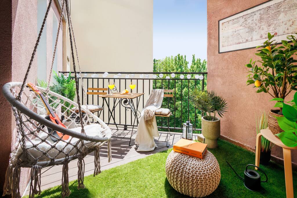 Heart Strings with Terrace | Old Town | Renovated