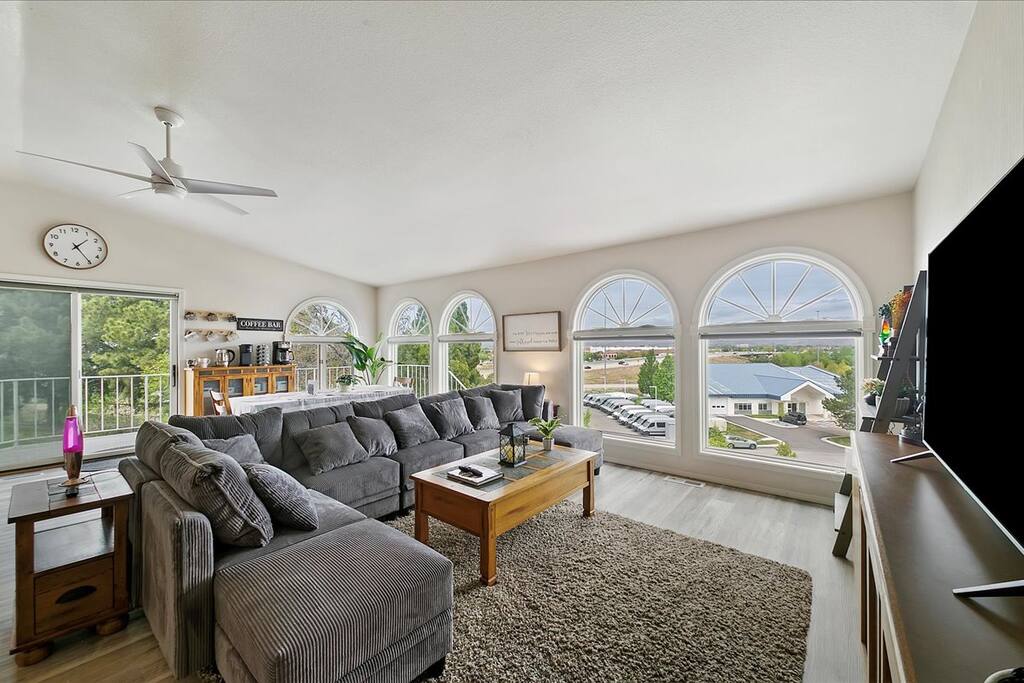 Spacious Boise Retreat | 3BR Bright Home
