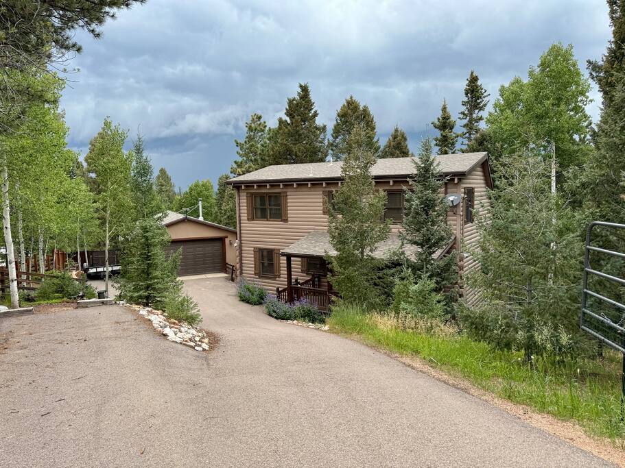 Rudy’s Bear Cabin