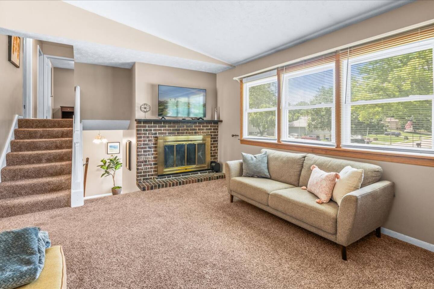 Quiet 4BR w/ Huge Yard