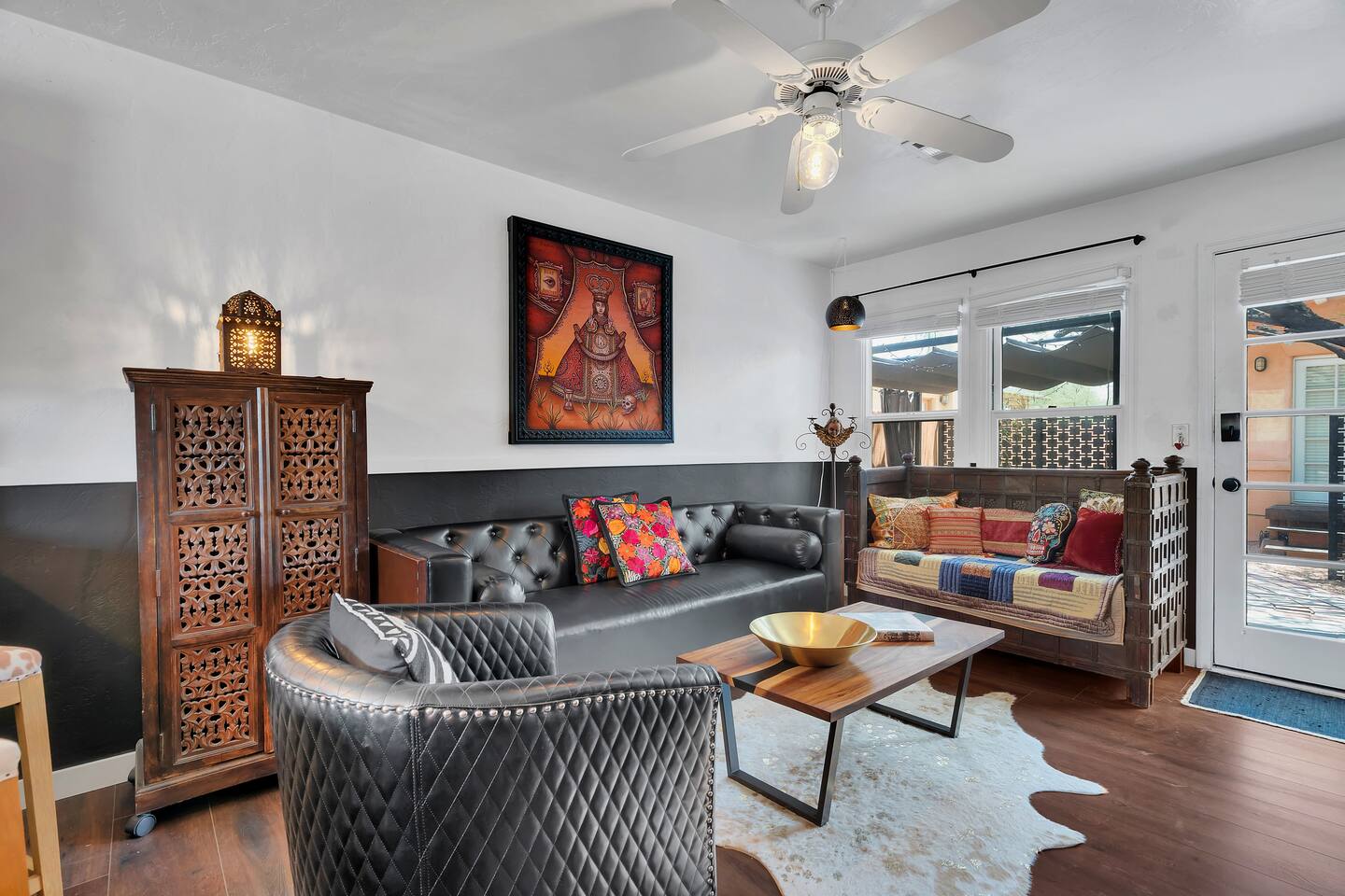 Hip & fun Gem Show Oasis: Apt+Studio near 4TH Ave!