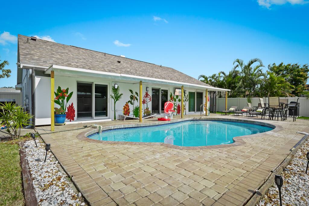 NEW! 10 min Beaches & IMG-Pool-MiniGolf-Arcade