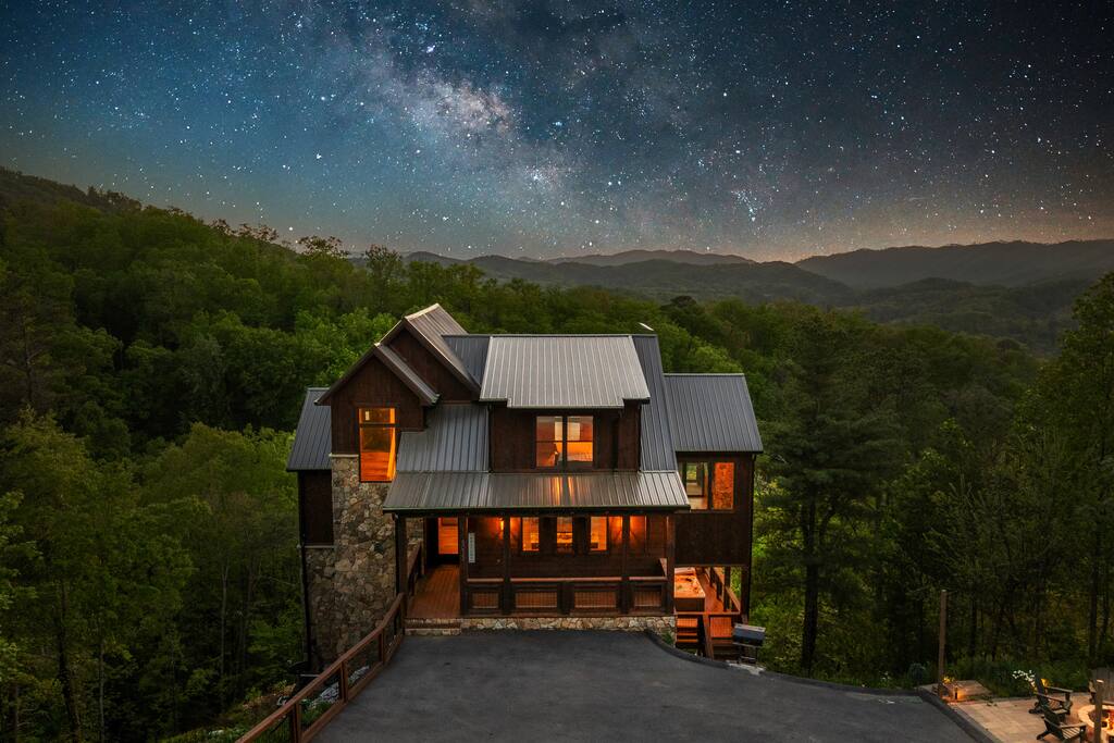 Mountain Luxury! Indoor Pool, Mtn Views, Game Rm!