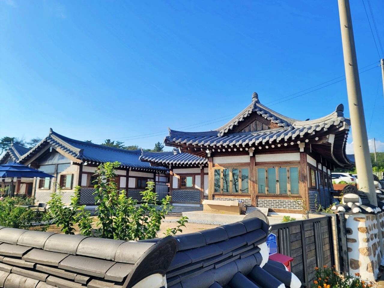 홍성군 남당리 편백나무 한옥. 남당항 대하축제