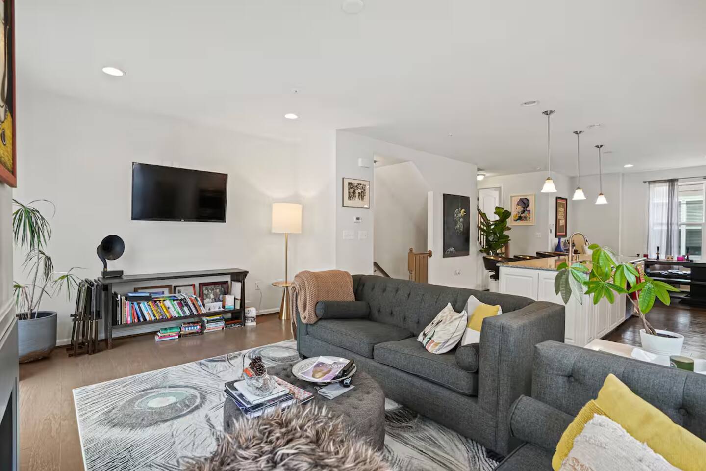 Cozy & Spacious 4 BR Home in NE DC Near the Metro!