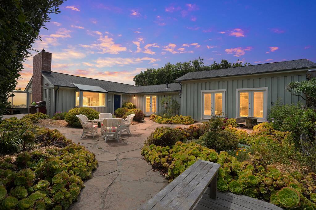 Spacious home w/ hot tub & beach access