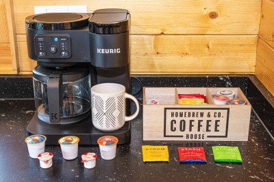 Do you like your coffee quick and one cup at a time?  Or do you prefer your coffee by the pot?  The ninja coff