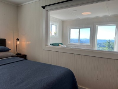 Wake up to that 100 mile view from the lower level master bed as well.