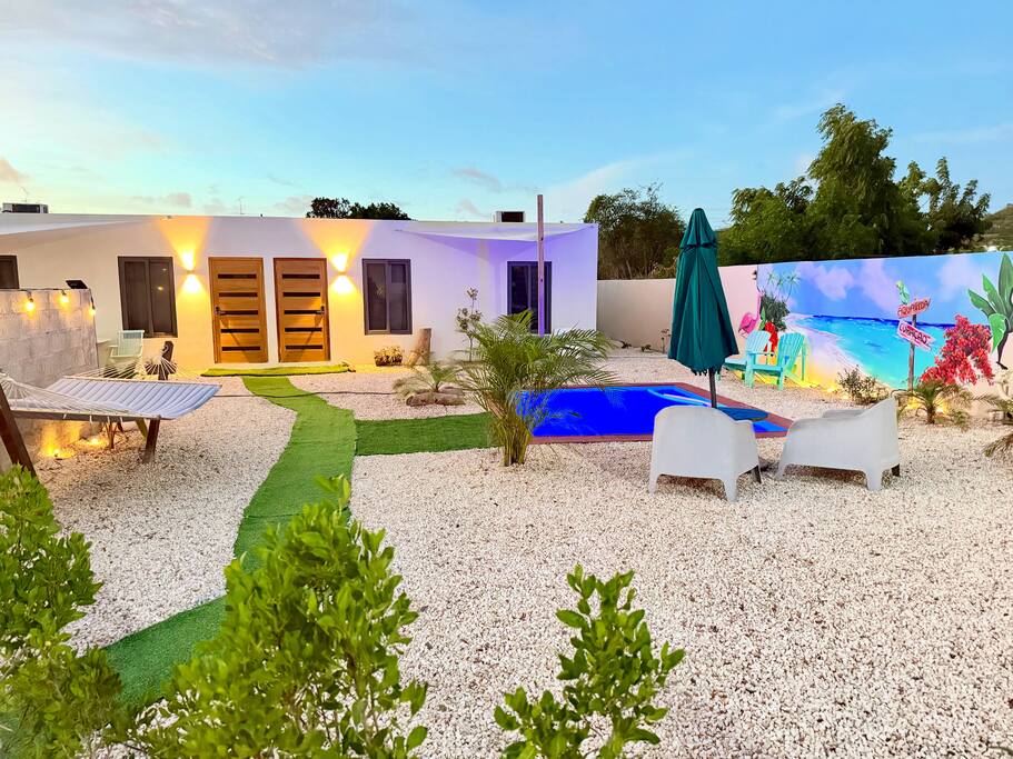 Central Cozy Stay With Pool View | 9 Min/Beach.
