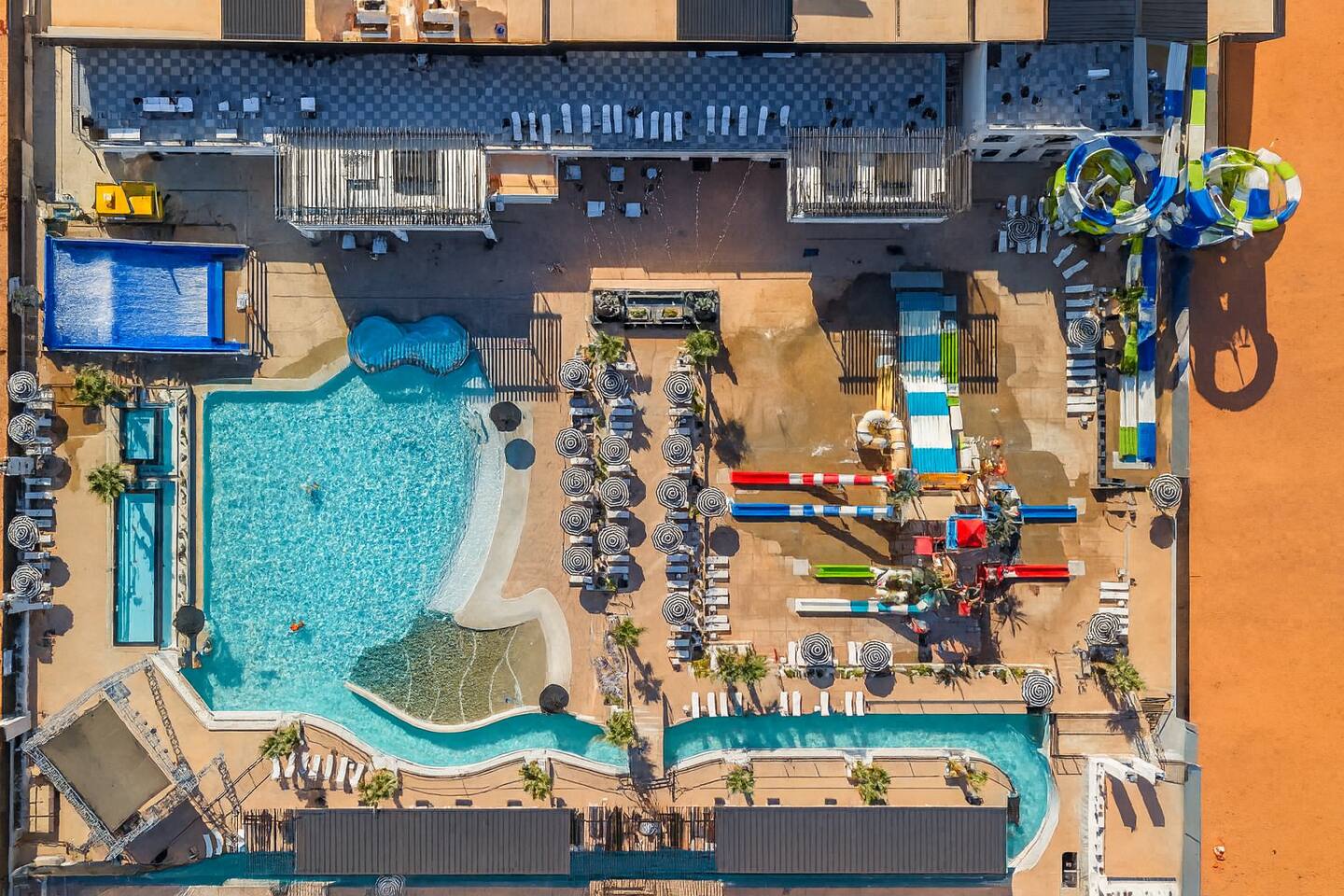 Sunset Splash l  Private Spa l Waterpark Included